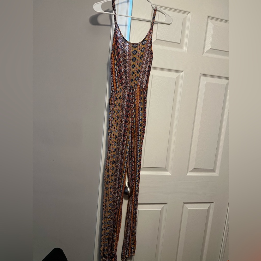 Romper/ jumpsuit only worn once for family pictures from rainbows size small